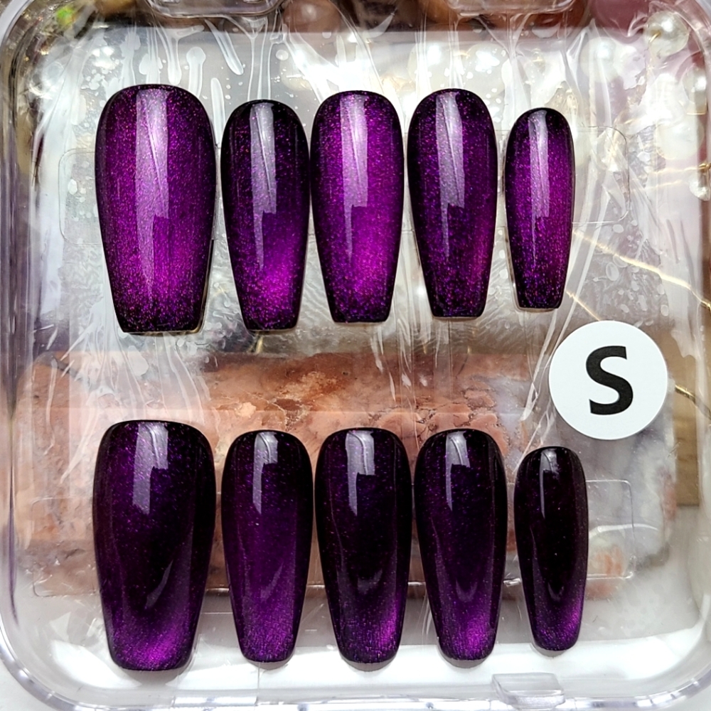 Purple Cateye Press-On Nail Set | DIY At Home Manicure | Easy & Reusable
